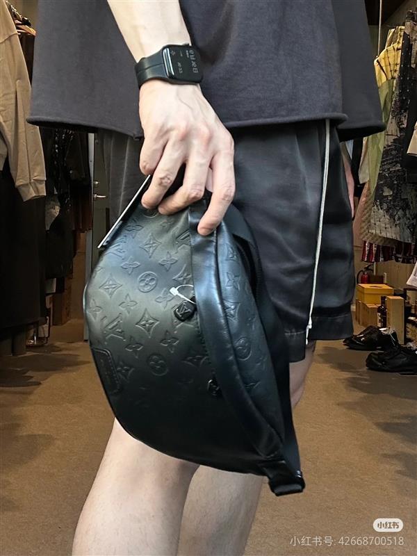 2026120181031613 460